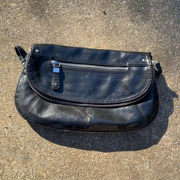 EUC Black Nine West Fold over, expanding clutch - Picture 1 of 8